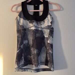 Lululemon raced back top